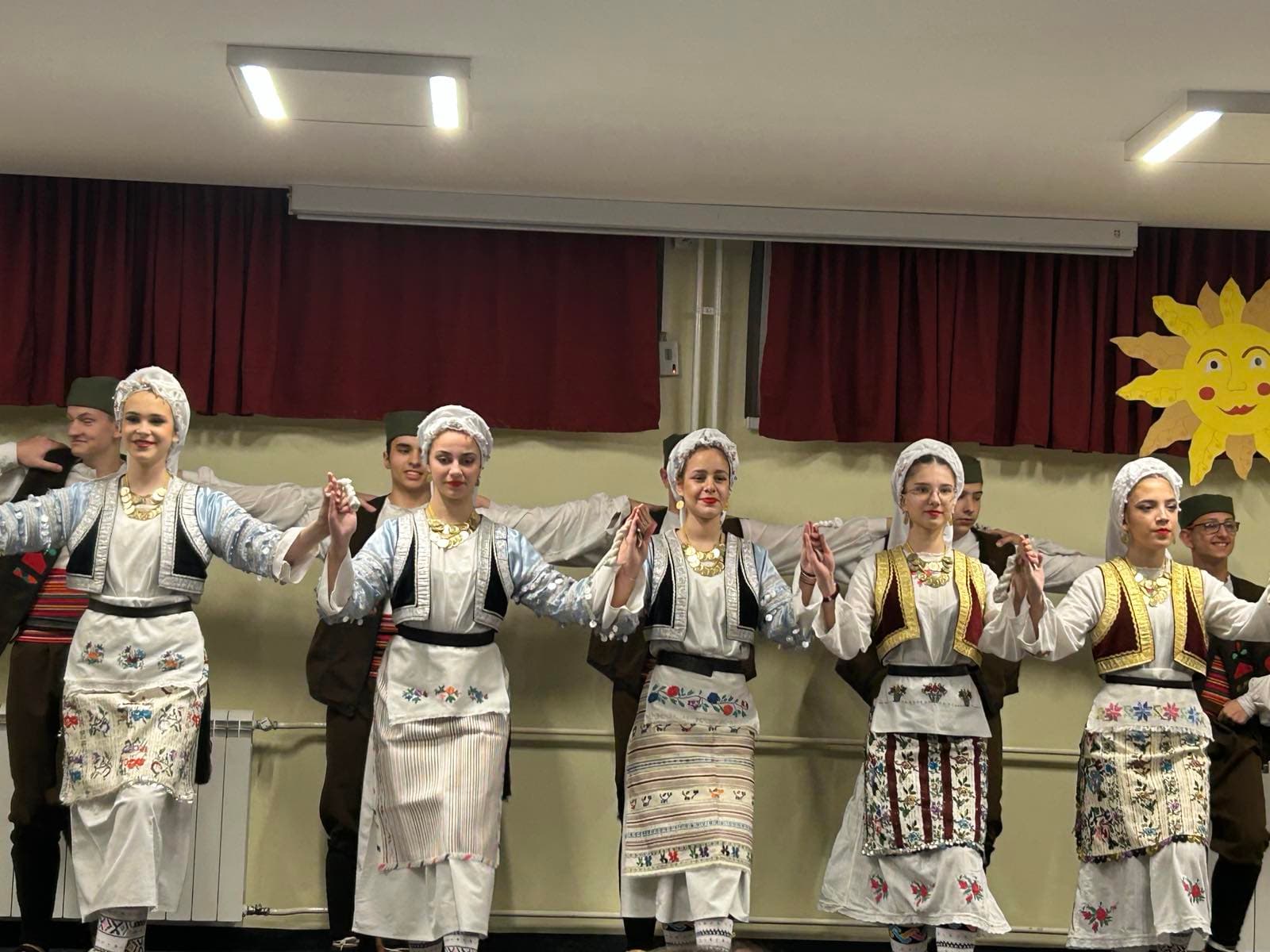 Batajnica ponosna na svoju decu: Veče tradicije, talenta i zajedništva u OŠ „Mitraljeta“