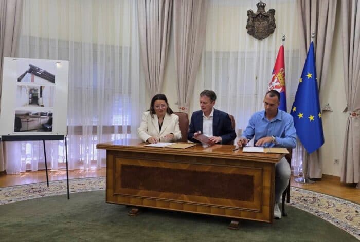 Potpisan ugovor za izgradnju ogranka Doma zdravlja u Batajnici
