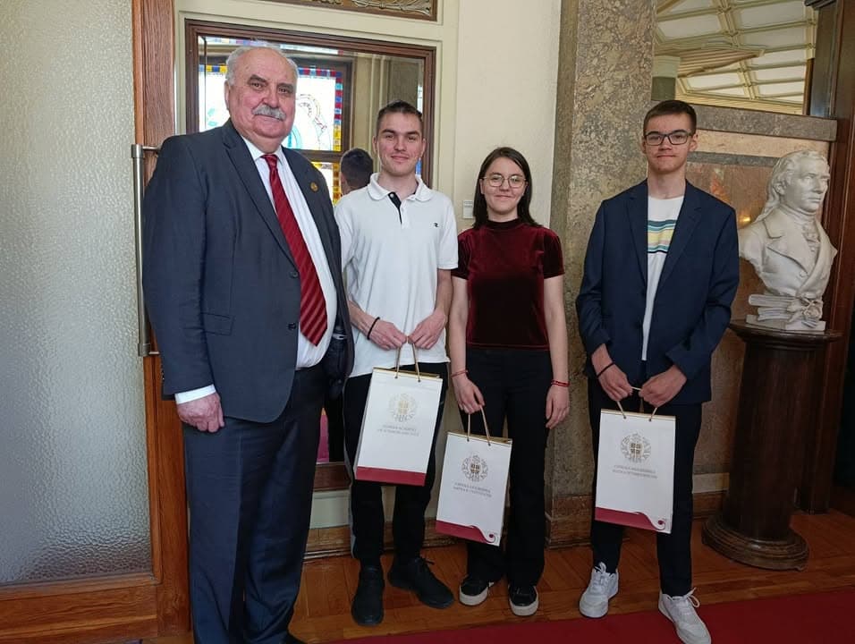 Troje Batajničana nagrađeno u SANU — porodica Hadži-Purić ponovo na vrhu